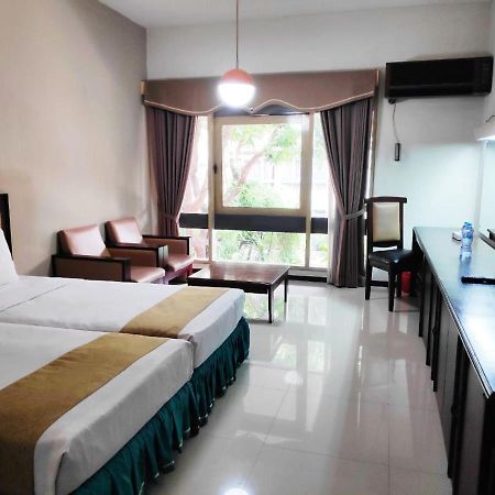 นิว แกรนด์ พาร์ค โฮเต็ล Hotel สุราบายา ภายนอก รูปภาพ