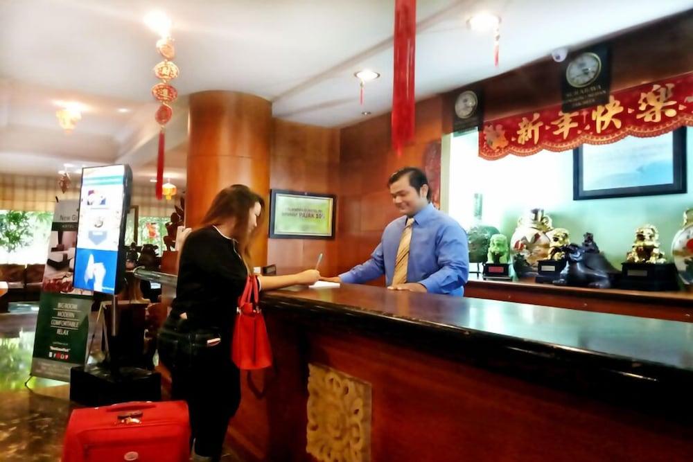 นิว แกรนด์ พาร์ค โฮเต็ล Hotel สุราบายา ภายนอก รูปภาพ