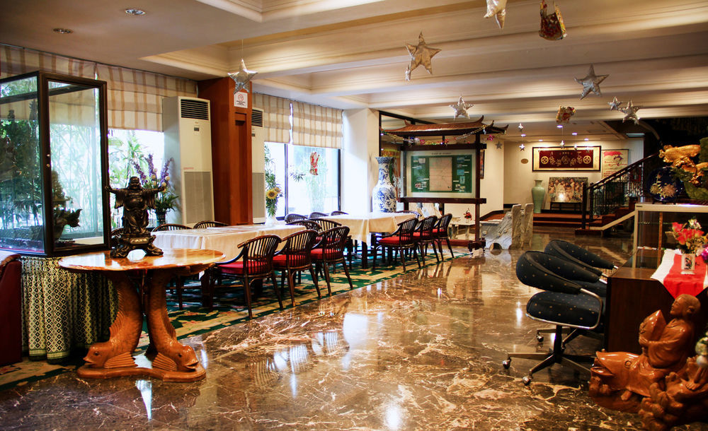 นิว แกรนด์ พาร์ค โฮเต็ล Hotel สุราบายา ภายนอก รูปภาพ