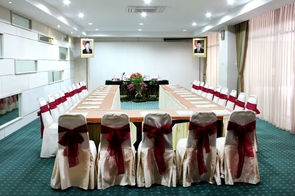 นิว แกรนด์ พาร์ค โฮเต็ล Hotel สุราบายา ภายนอก รูปภาพ