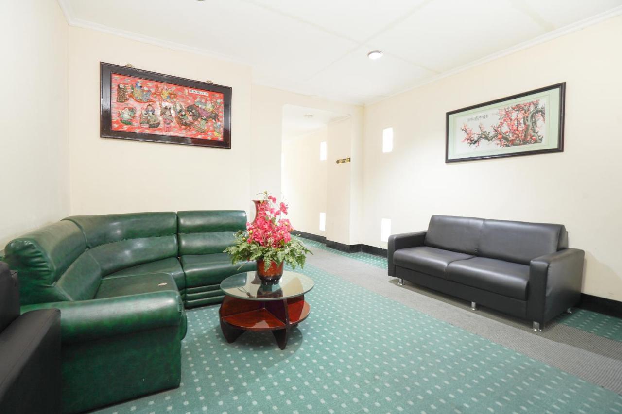 นิว แกรนด์ พาร์ค โฮเต็ล Hotel สุราบายา ภายนอก รูปภาพ