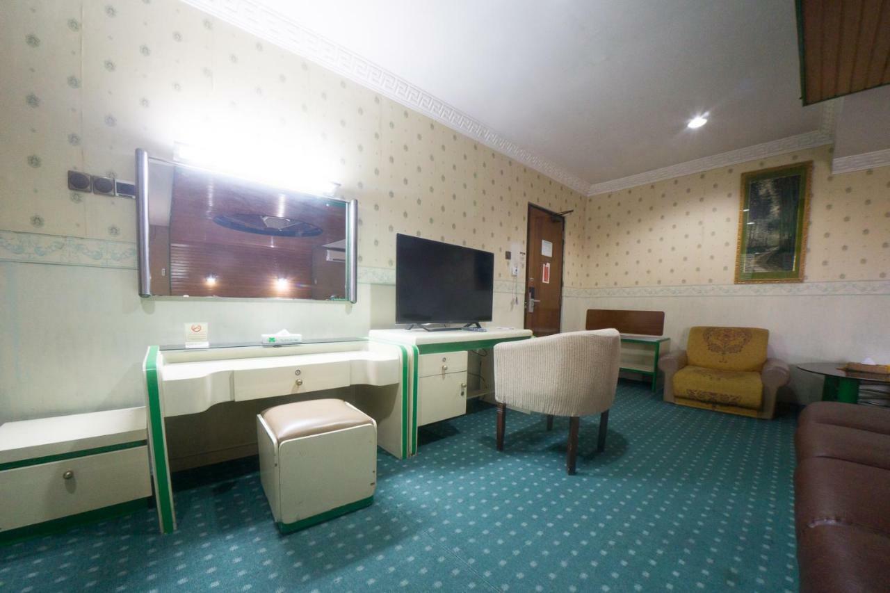 นิว แกรนด์ พาร์ค โฮเต็ล Hotel สุราบายา ภายนอก รูปภาพ