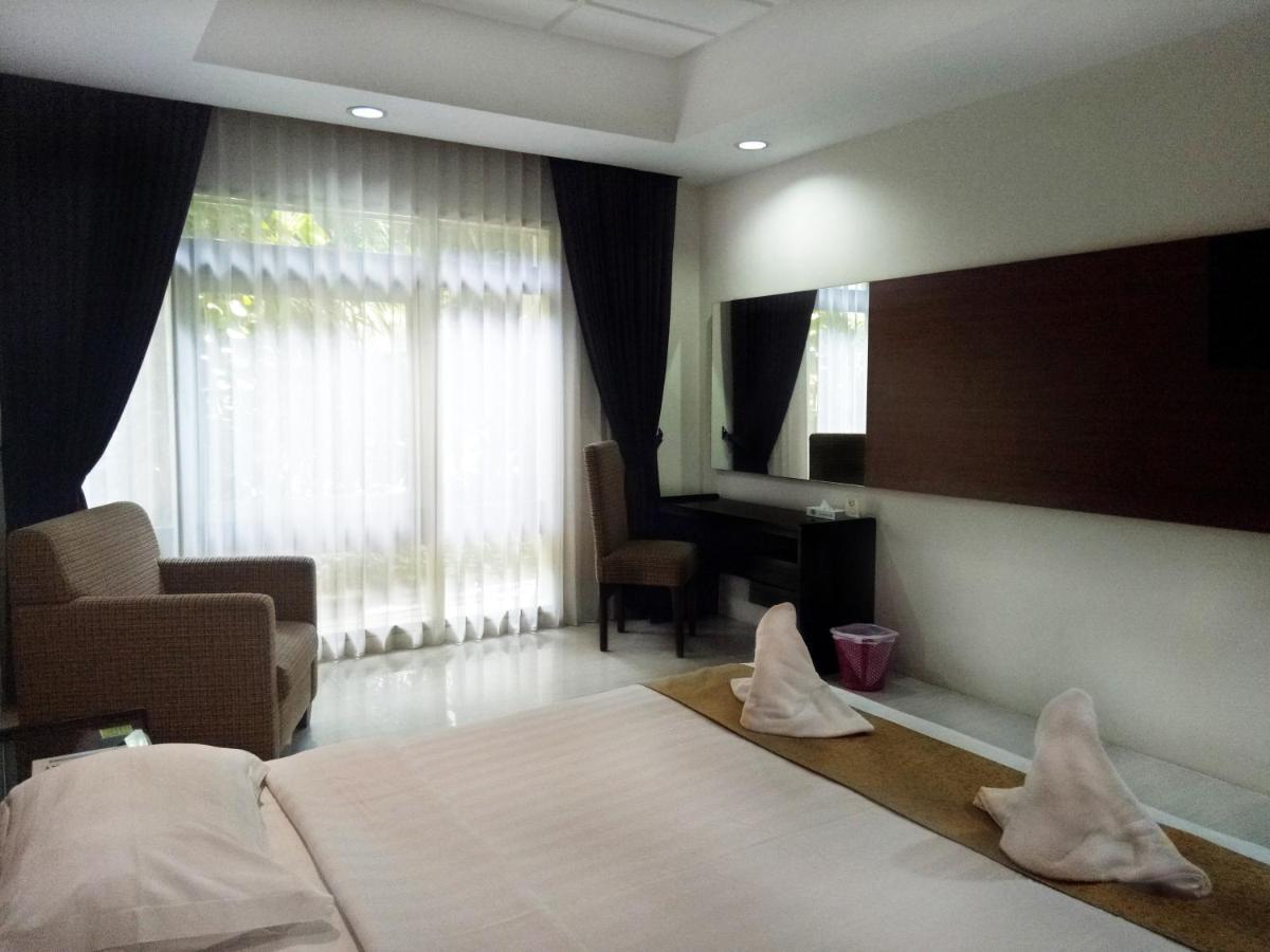 นิว แกรนด์ พาร์ค โฮเต็ล Hotel สุราบายา ภายนอก รูปภาพ