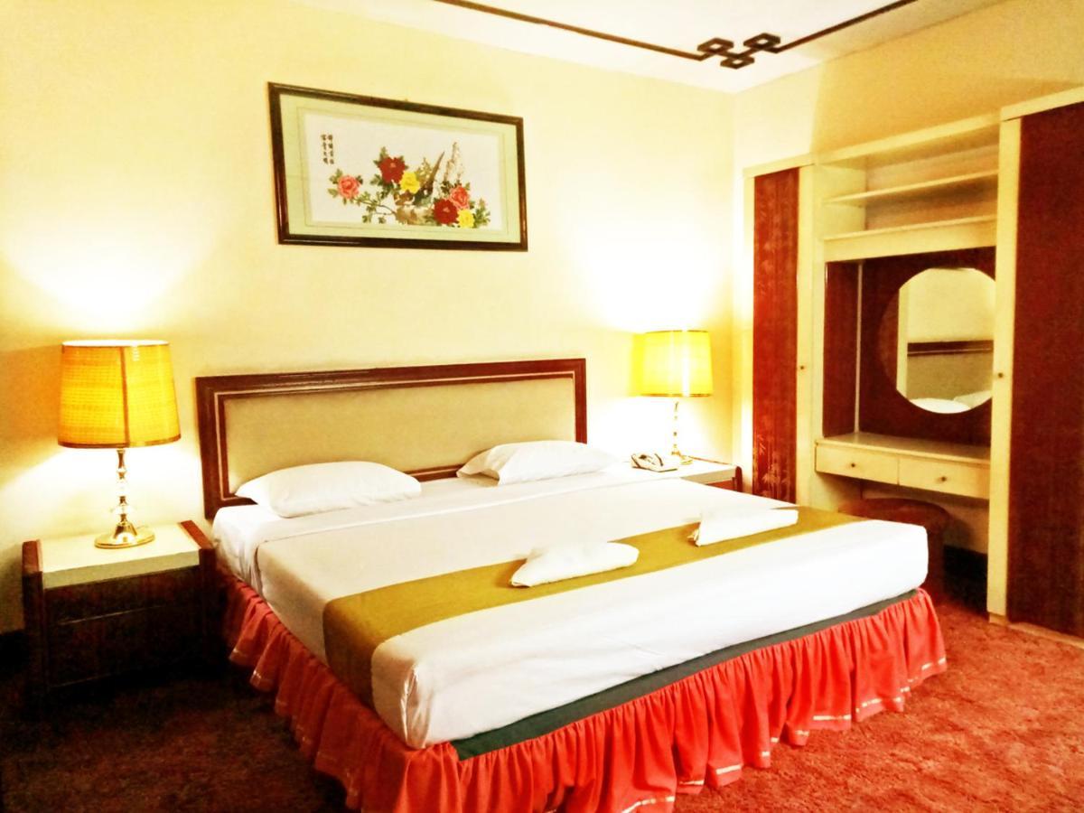 นิว แกรนด์ พาร์ค โฮเต็ล Hotel สุราบายา ภายนอก รูปภาพ