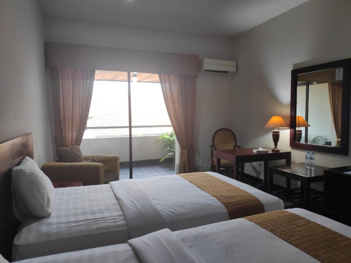 นิว แกรนด์ พาร์ค โฮเต็ล Hotel สุราบายา ภายนอก รูปภาพ